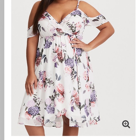 torrid Dresses & Skirts - Torrid Ivory Floral Chiffon Dress NWOT